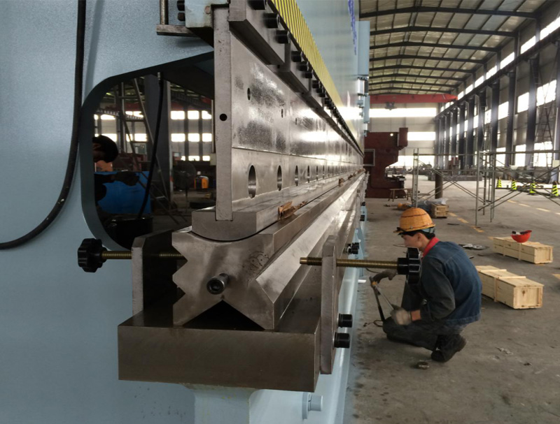 燈桿模具及折彎機(jī)出桿機(jī)